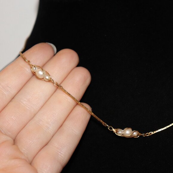 🌟💛📿 GOLD & WIRE-WRAPPED PEARL VINTAGE NECKLACE · 18" - Picture 3 of 5